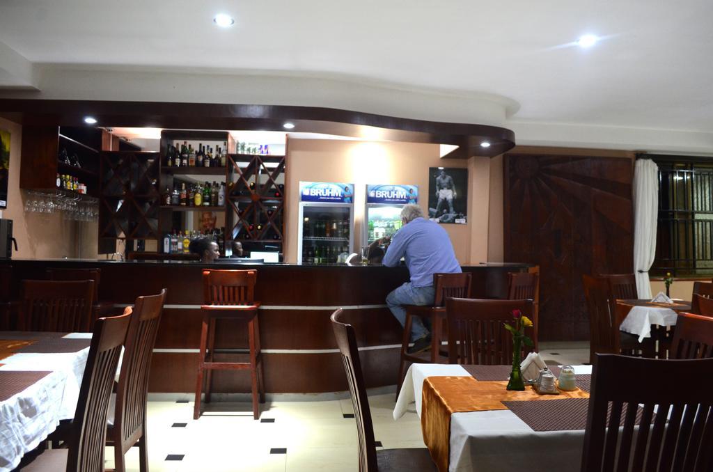 Marie'S Royale Hotel Kampala Buitenkant foto