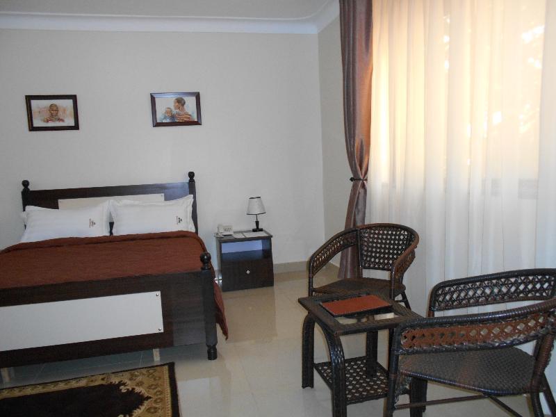 Marie'S Royale Hotel Kampala Buitenkant foto